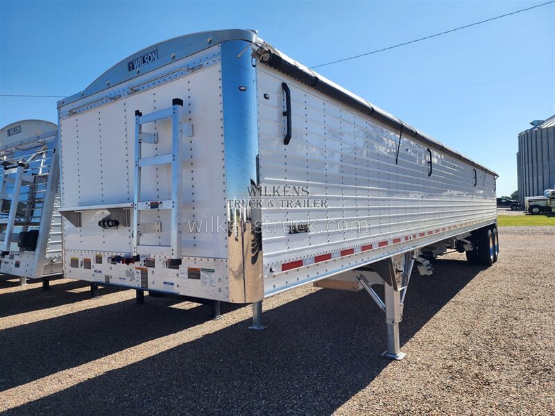 2027 Wilson Hopper 43x67 ag hopper   - Photo 1 - Goodland, KS 67735