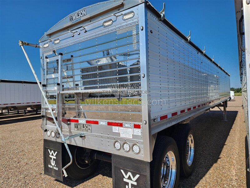2027 Wilson Hopper 43x67 ag hopper - Photo 4 - Goodland, KS 67735