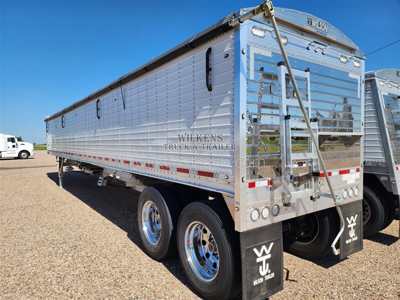 2027 Wilson Hopper 43x67 ag hopper - Photo 3 - Goodland, KS 67735