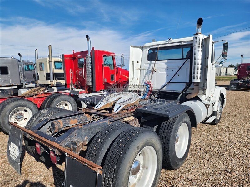 1989 Volvo WHGM - Photo 4 - Goodland, KS 67735
