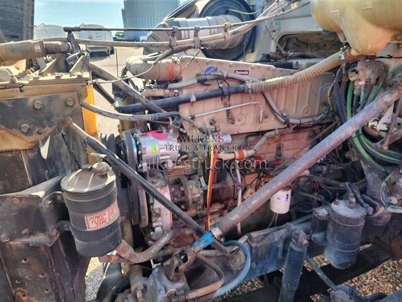 1989 Volvo WHGM - Photo 14 - Goodland, KS 67735