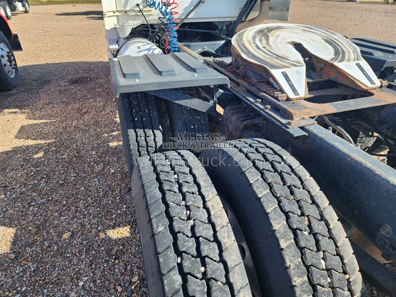 1989 Volvo WHGM - Photo 7 - Goodland, KS 67735