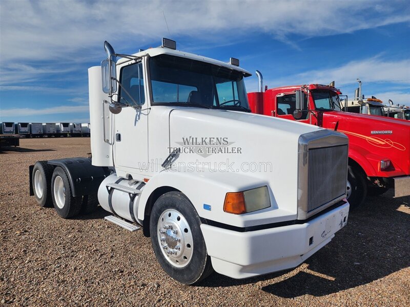 1989 Volvo WHGM   - Photo 1 - Goodland, KS 67735