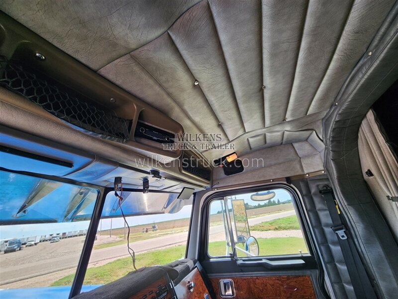 1999 Peterbilt 379 EXHD - Photo 14 - Goodland, KS 67735