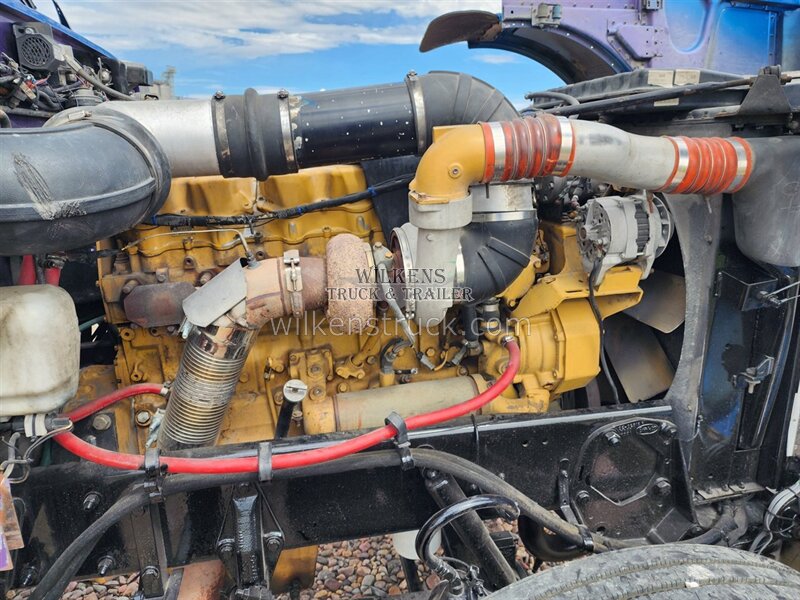1999 Peterbilt 379 EXHD - Photo 8 - Goodland, KS 67735