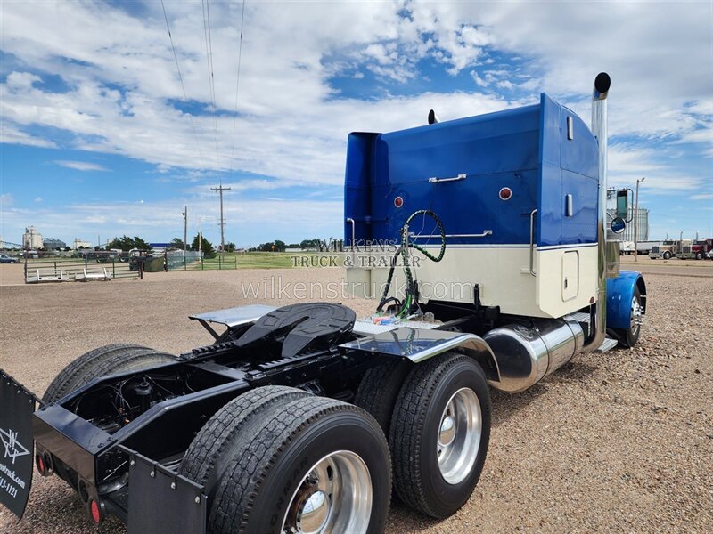 1999 Peterbilt 379 EXHD - Photo 5 - Goodland, KS 67735