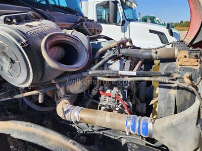 2005 Freightliner Columbia   - Photo 10 - Goodland, KS 67735