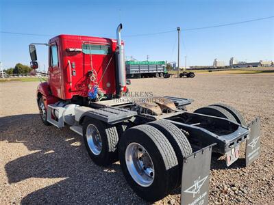 2005 Freightliner Columbia   - Photo 3 - Goodland, KS 67735