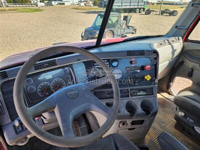 2005 Freightliner Columbia   - Photo 8 - Goodland, KS 67735