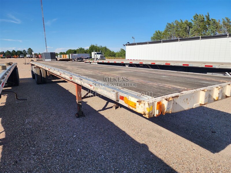 1993 Fontaine Flatbed 48x102 - Photo 2 - Goodland, KS 67735