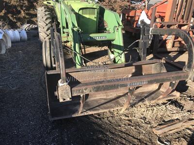  John Deere 4020 Loader w/grapple   - Photo 4 - Goodland, KS 67735