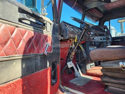 1979 Freightliner FLC   - Photo 7 - Goodland, KS 67735