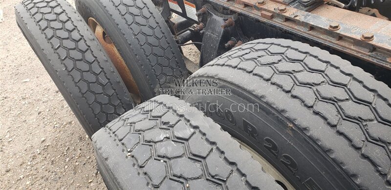 2005 Freightliner NO ENGINE Century   - Photo 9 - Goodland, KS 67735