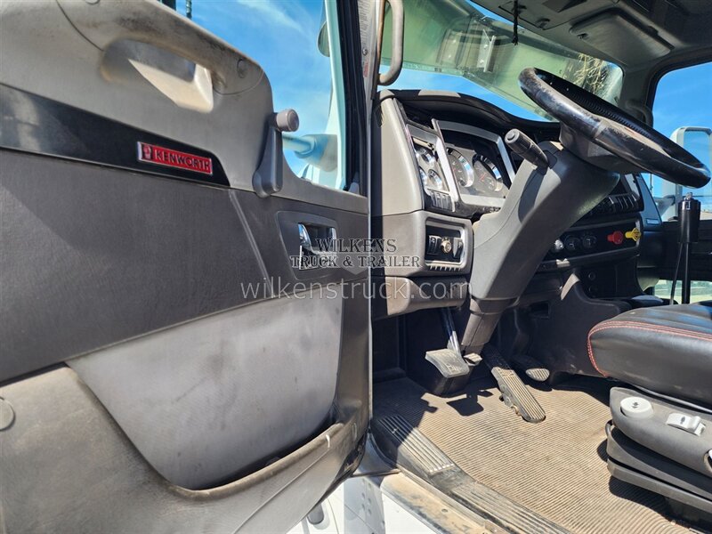 2015 Kenworth T660 Aerocab Flat Top 62 " - Photo 7 - Goodland, KS 67735