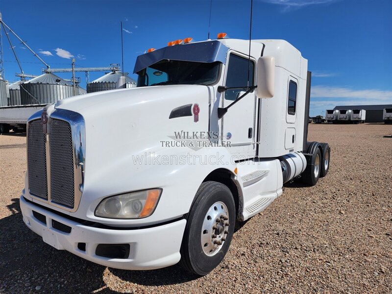 2015 Kenworth T660 Aerocab Flat Top 62 "   - Photo 1 - Goodland, KS 67735