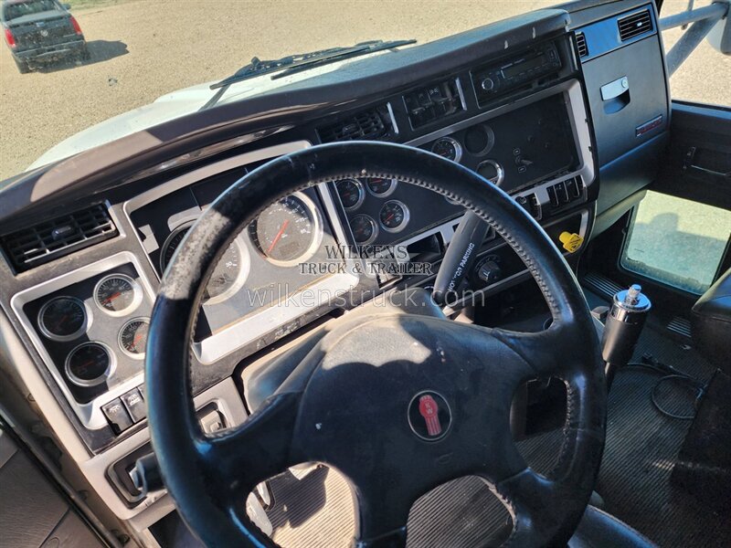 2015 Kenworth T660 Aerocab Flat Top 62 " - Photo 9 - Goodland, KS 67735