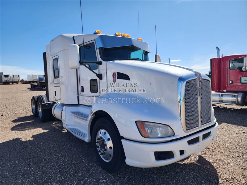 2015 Kenworth T660 Aerocab Flat Top 62 " - Photo 2 - Goodland, KS 67735