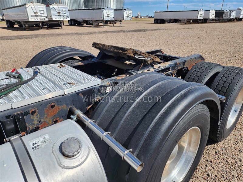 2015 Kenworth T660 Aerocab Flat Top 62 " - Photo 6 - Goodland, KS 67735