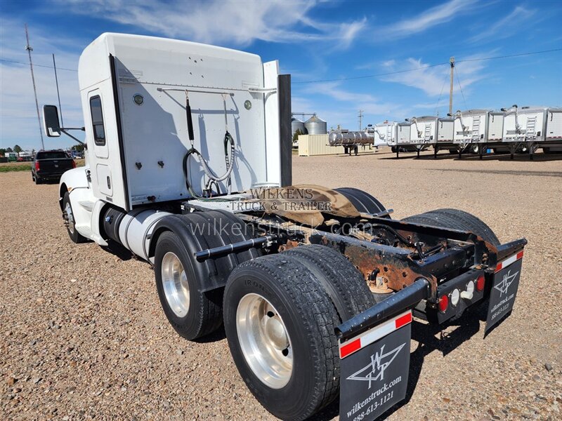 2015 Kenworth T660 Aerocab Flat Top 62 " - Photo 4 - Goodland, KS 67735
