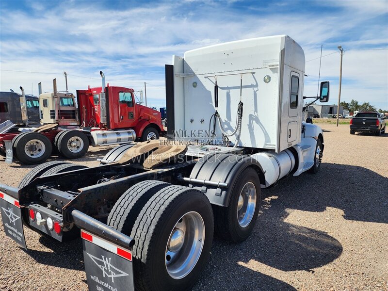 2015 Kenworth T660 Aerocab Flat Top 62 " - Photo 3 - Goodland, KS 67735