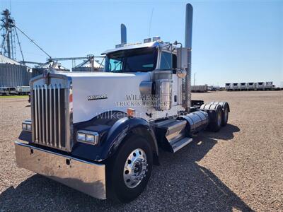 2012 Kenworth W900L 60k on O/H w/ paperw   - Photo 2 - Goodland, KS 67735