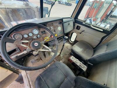 1988 Peterbilt 357 Straight   - Photo 14 - Goodland, KS 67735