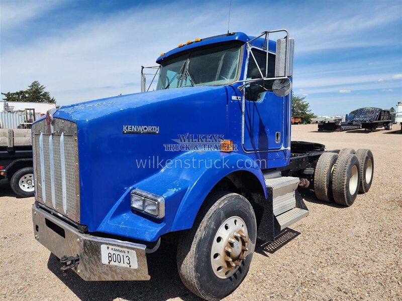 2008 Kenworth T800 - Photo 2 - Goodland, KS 67735