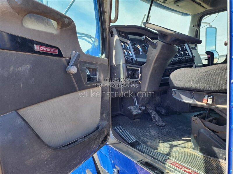 2008 Kenworth T800 - Photo 5 - Goodland, KS 67735