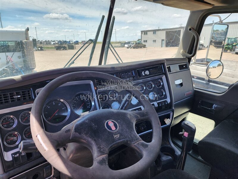 2008 Kenworth T800 - Photo 7 - Goodland, KS 67735