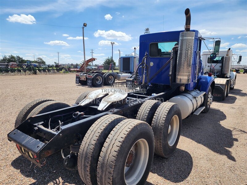 2008 Kenworth T800 - Photo 4 - Goodland, KS 67735