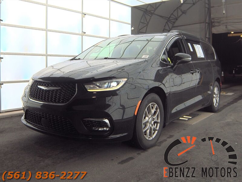 2022 Chrysler Pacifica Touring  