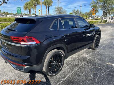 2023 Volkswagen Atlas Cross Sport V6 SE   - Photo 5 - Jupiter, FL 33469