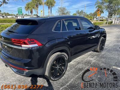 2023 Volkswagen Atlas Cross Sport V6 SE   - Photo 5 - Jupiter, FL 33469