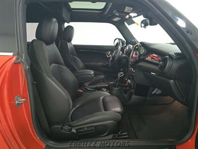 2019 MINI Hardtop 2 Door Cooper   - Photo 8 - Jupiter, FL 33469