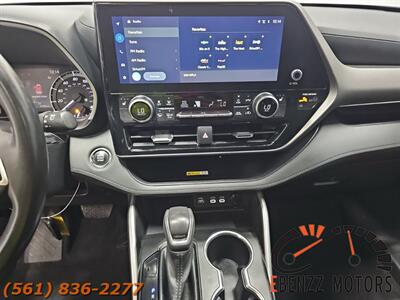 2023 Toyota Highlander XLE   - Photo 11 - Jupiter, FL 33469