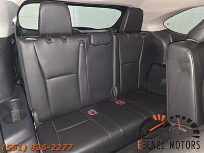 2023 Toyota Highlander XLE   - Photo 14 - Jupiter, FL 33469