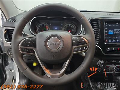 2022 Jeep Cherokee Limited   - Photo 10 - Jupiter, FL 33469