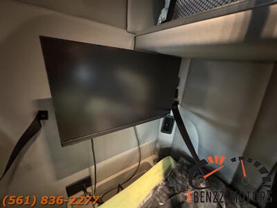2018 Peterbilt 579 Hauler   - Photo 72 - Jupiter, FL 33469