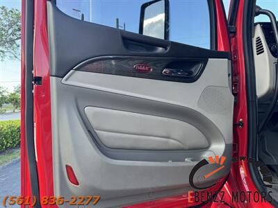 2018 Peterbilt 579 Hauler   - Photo 48 - Jupiter, FL 33469
