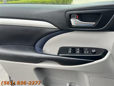 2019 Toyota Highlander Hybrid XLE   - Photo 16 - Jupiter, FL 33469