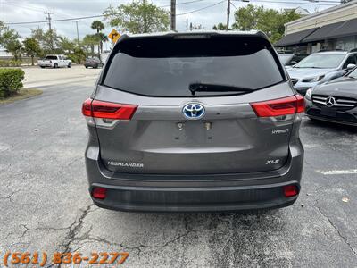 2019 Toyota Highlander Hybrid XLE   - Photo 6 - Jupiter, FL 33469