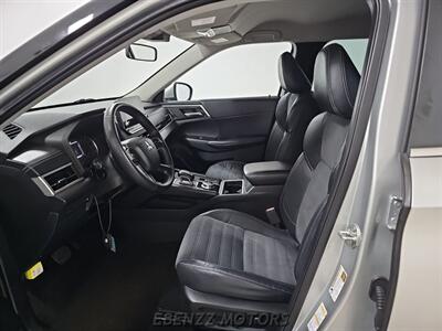 2023 Mitsubishi Outlander ES   - Photo 3 - Jupiter, FL 33469