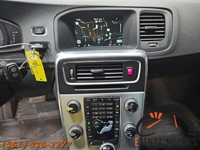 2017 Volvo V60 T5 Premier   - Photo 11 - Jupiter, FL 33469