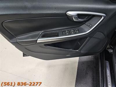 2017 Volvo V60 T5 Premier   - Photo 9 - Jupiter, FL 33469