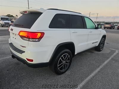 2017 Jeep Grand Cherokee Trailhawk   - Photo 2 - Jupiter, FL 33469