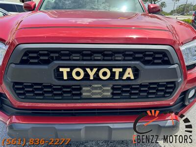 2022 Toyota Tacoma SR5   - Photo 10 - Jupiter, FL 33469