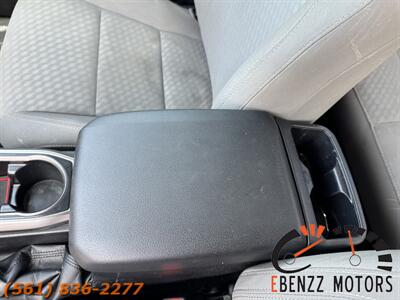 2022 Toyota Tacoma SR5   - Photo 31 - Jupiter, FL 33469