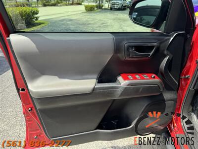2022 Toyota Tacoma SR5   - Photo 19 - Jupiter, FL 33469