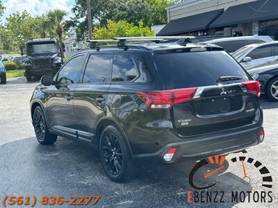 2018 Mitsubishi Outlander LE   - Photo 2 - Jupiter, FL 33469