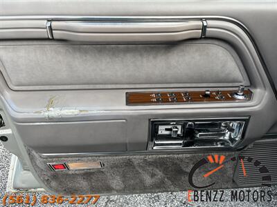 1988 Lincoln Town Car Signature   - Photo 10 - Jupiter, FL 33469